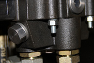 液壓回轉(zhuǎn)架柱鉆機